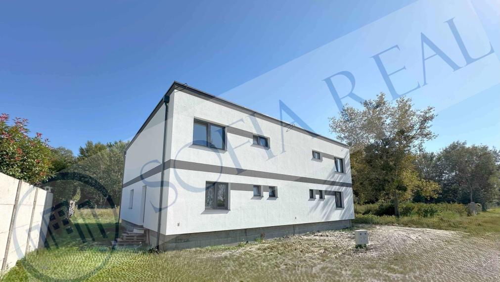 PREDAJ: priestranný 5-izbový rodinný dom; DOKONČENIE na kľúč; Dunajský Klátov - okr. Dunajská Streda