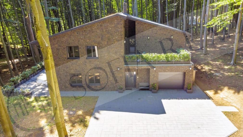 PREDAJ: moderná 5-izbová rekreačná chata / rodinná vila; Modra - Piesok