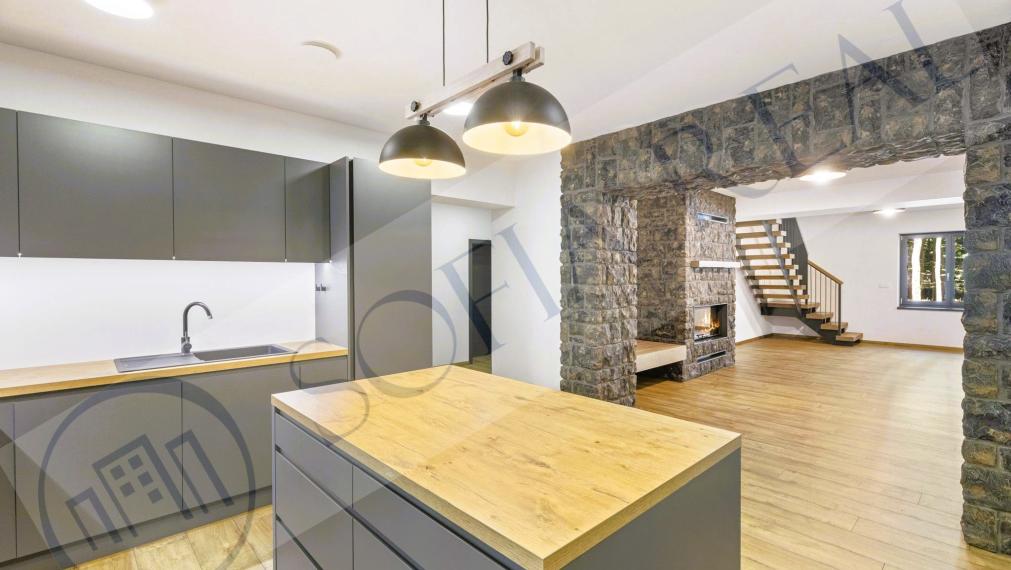 PREDAJ: moderná 5-izbová rekreačná chata / rodinná vila; Modra - Piesok