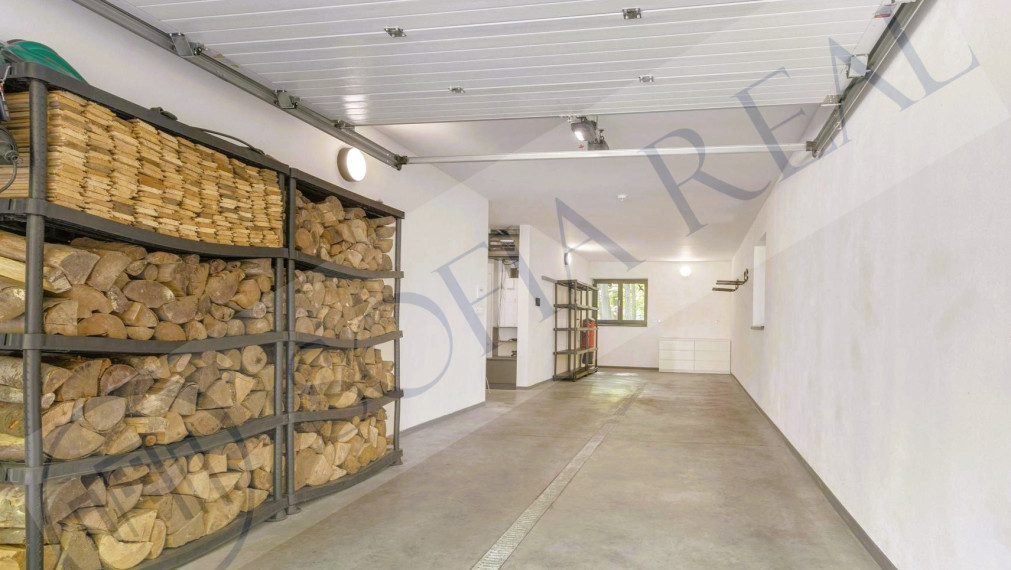 PREDAJ: moderná 5-izbová rekreačná chata / rodinná vila; Modra - Piesok