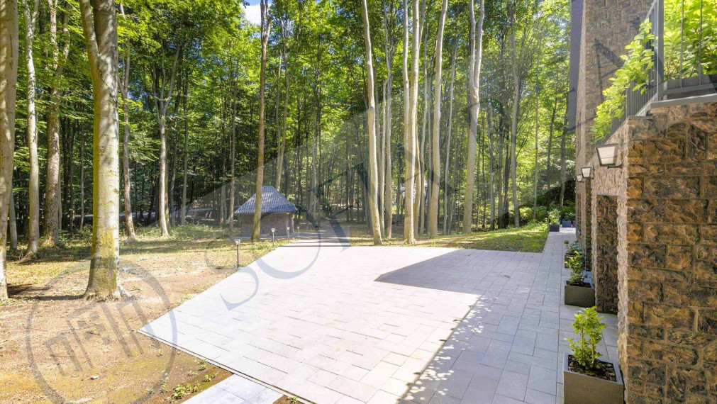 PREDAJ: moderná 5-izbová rekreačná chata / rodinná vila; Modra - Piesok