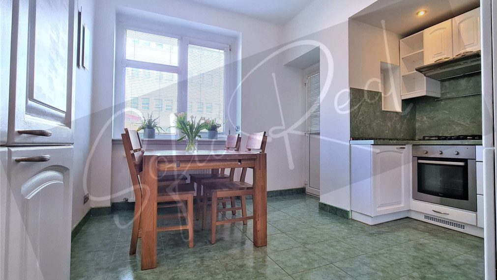 PRENÁJOM: priestranný 4-izbový byt, ZÁHRADKA, Pluhová ul. - Nové Mesto