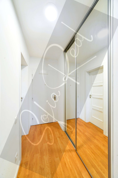 PRENAJATÉ: príjemný 2-izbový byt; parking; Pri Mýte - Nové Mesto