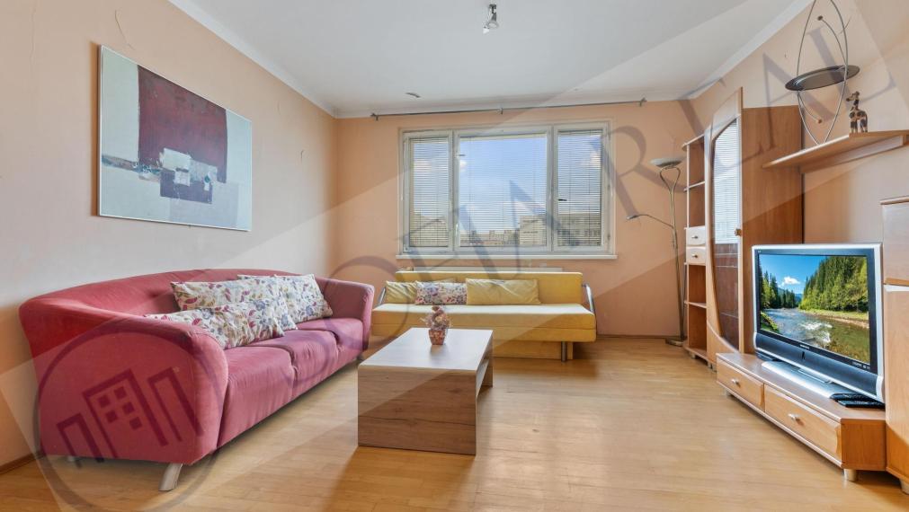 PREDAJ: priestranný 3-izbový byt; loggia; Majerníkova ul. - Karlova Ves