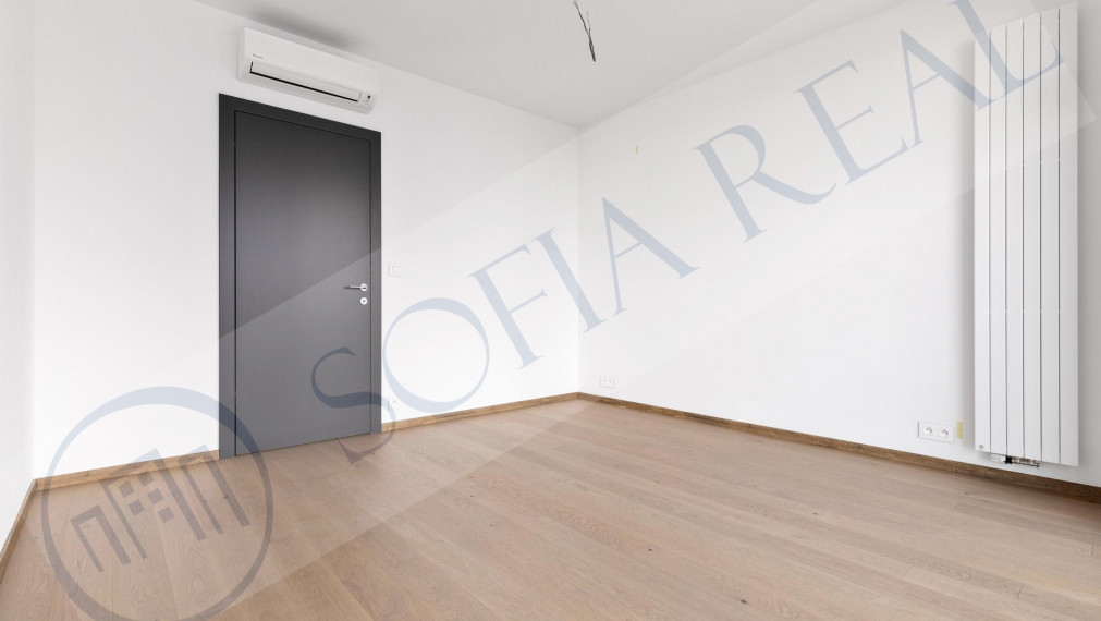 PREDAJ - EUROVEA TOWER: 2-izbový apartmán; parkovanie; loggia; Staré Mesto