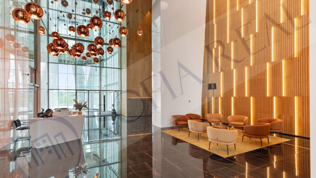 PREDAJ - EUROVEA TOWER: 2-izbový apartmán; parkovanie; loggia; Staré Mesto