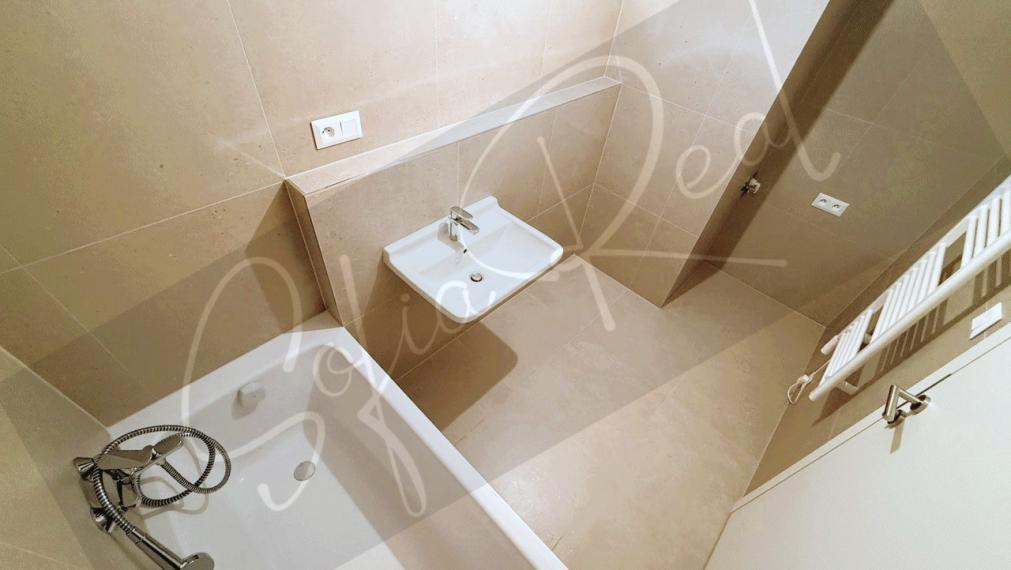 PREDAJ: 2-izbový apartmán; parkovanie; loggia; Staré Mesto - Bottova