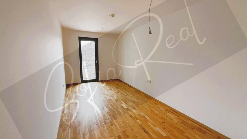 PREDAJ: 2-izbový apartmán; parkovanie; loggia; Staré Mesto - Bottova