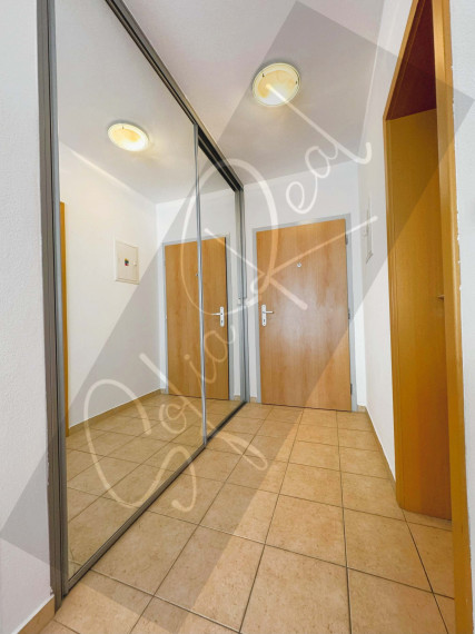 PRENÁJOM - priestranný 2-izbový byt v tichej časti Ružinova – Trnávka, pri OC Avion