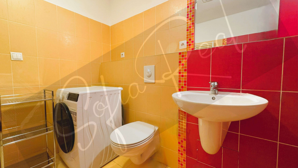 PRENÁJOM - priestranný 2-izbový byt v tichej časti Ružinova – Trnávka, pri OC Avion