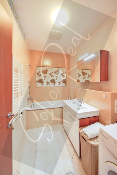 PRENÁJOM: štýlový 2-izbový byt, loggia - Ružinov