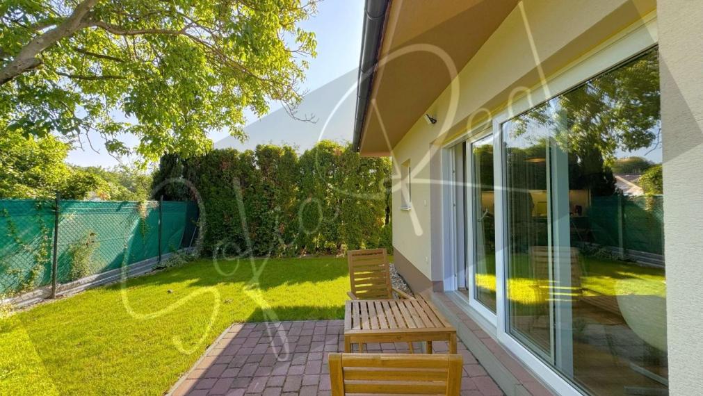 PRENAJATÉ: 4-izbový rodinný dom; parking; len 15 min. od BA; Ivanka pri Dunaji