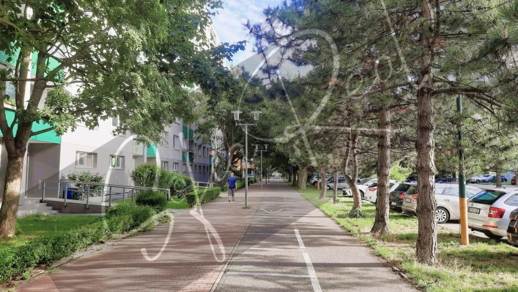 PREDAJ:  slnečný 3-izbový byt vo výbornej lokalite – Gercenova ulica, Bratislava – Petržalka