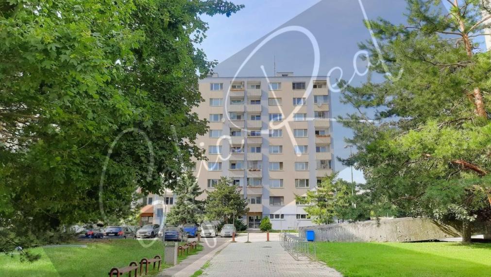 PREDAJ:  slnečný 3-izbový byt vo výbornej lokalite – Gercenova ulica, Bratislava – Petržalka