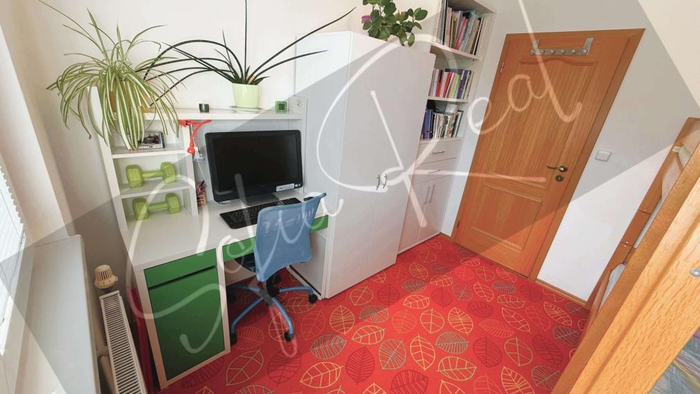 PREDAJ: zariadený 3-izbový byt; loggia; Petržalka - Háje