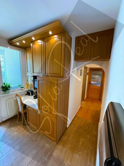 PREDAJ: zariadený 3-izbový byt; loggia; Petržalka - Háje