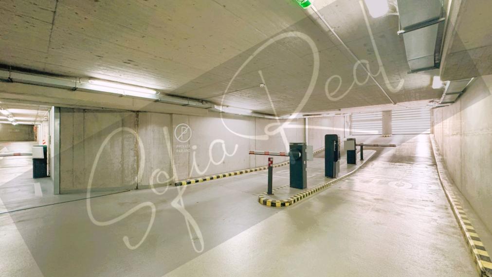 PREDAJ: garážové státie pre 2 autá; širšie centrum - Račianska ulica