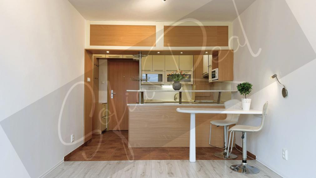 REZERVOVANÝ: svetlý 2-izbový byt; Stavbárska; Bratislava - Vrakuňa