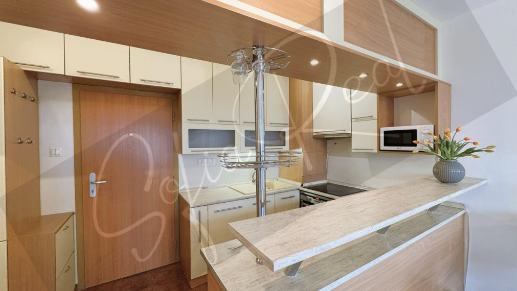 REZERVOVANÝ: svetlý 2-izbový byt; Stavbárska; Bratislava - Vrakuňa