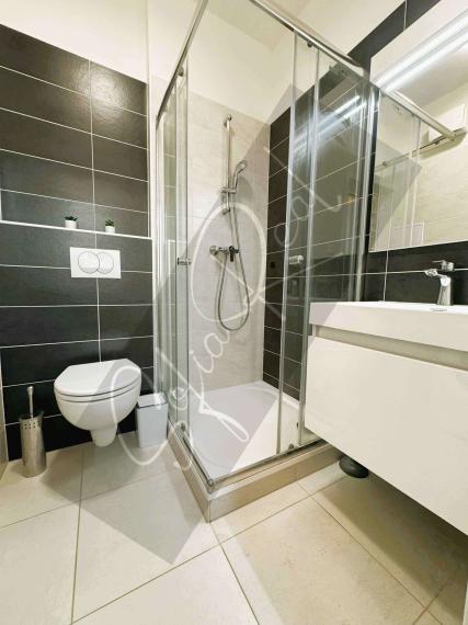 PREDAJ: moderný 1-izbový byt; loggia; parking; Miloslavov