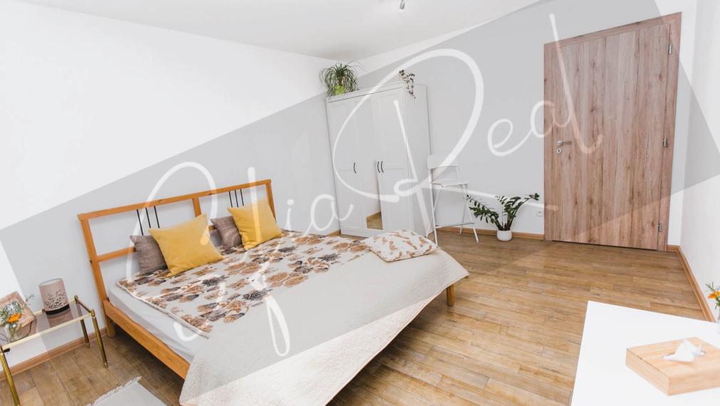 PRENÁJOM: svetlý byt (2x spálňa); parking v cene; Krasňany