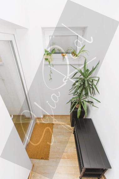 PRENÁJOM: svetlý byt (2x spálňa); parking v cene; Krasňany