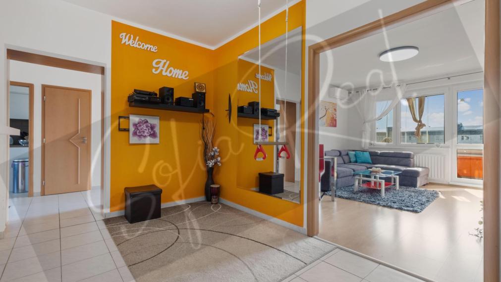 PRENÁJOM: zrekonštruovaný 3-izbový byt; samostatné izby; Petržalka - Znievska ul.