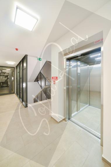 PRENÁJOM: moderná a štýlová 2-izbová novostavba; parking; Račianska ulica (Nové Mesto)