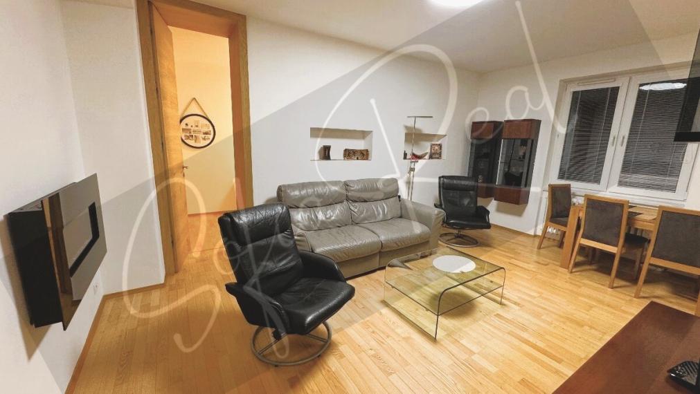 PRENÁJOM: zariadený 4-izbový byt; samostatné izby; Ružinov