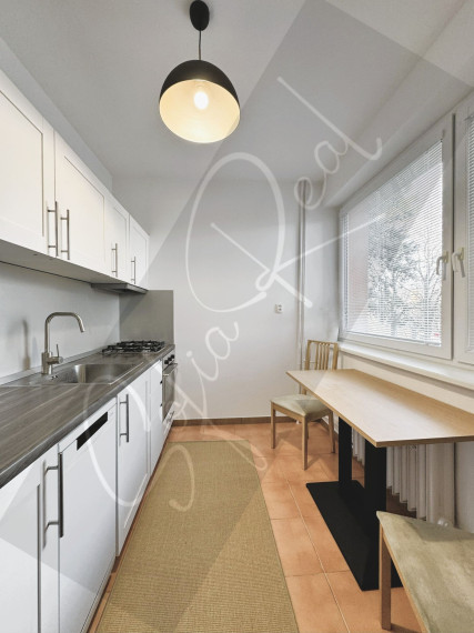 PRENÁJOM: zrekonštruovaný 2-izbový byt; VOĽNÉ; začiatok Karlovej Vsi