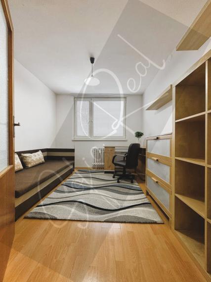 PRENÁJOM - VOĽNÝ ihneď: zariadený 3-izbový byt; Rača