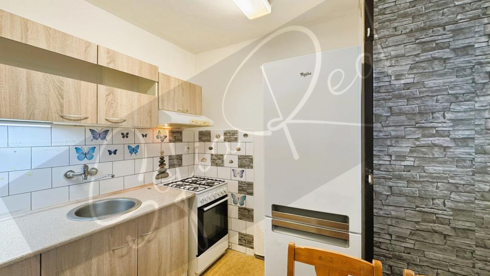 PRENÁJOM - VOĽNÝ ihneď: zariadený 3-izbový byt; Rača