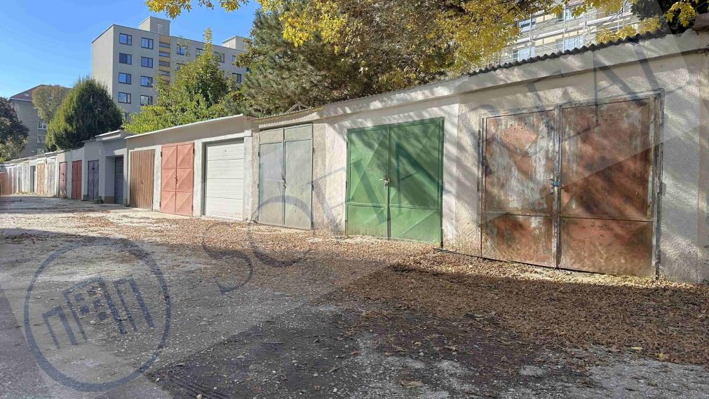 PREDAJ: murovaná garáž pri Košickej ul.; Ružinov