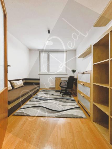 PRENÁJOM - VOĽNÝ ihneď: zariadený 3-izbový byt; Rača