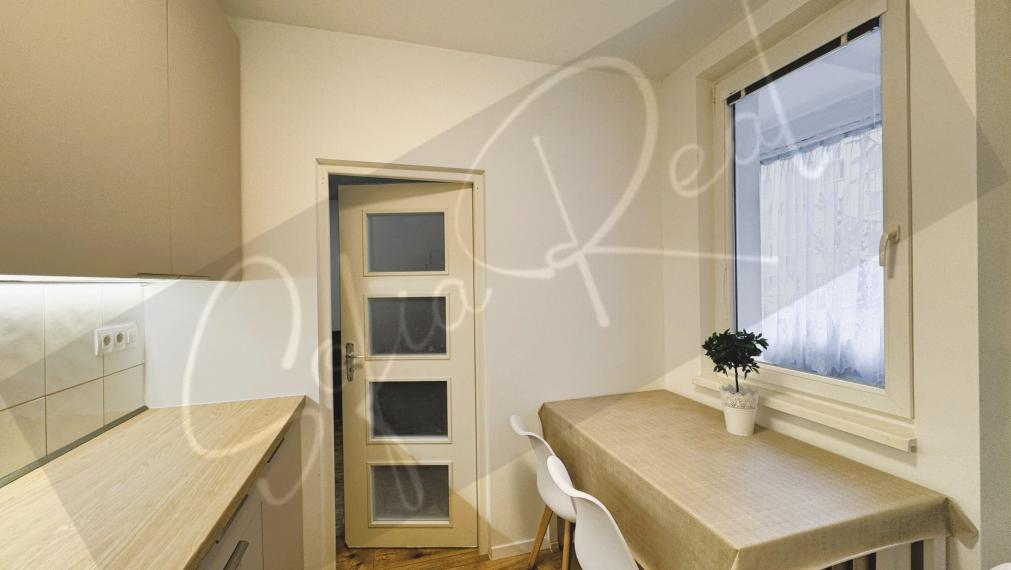 PRENÁJOM - VOĽNÝ: zrekonštruovaný 2-izbový byt; loggia; Karlova Ves