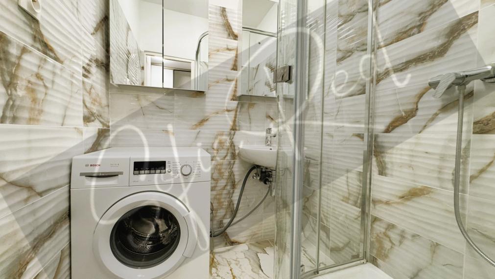 PRENÁJOM - VOĽNÝ: zrekonštruovaný 2-izbový byt; loggia; Karlova Ves