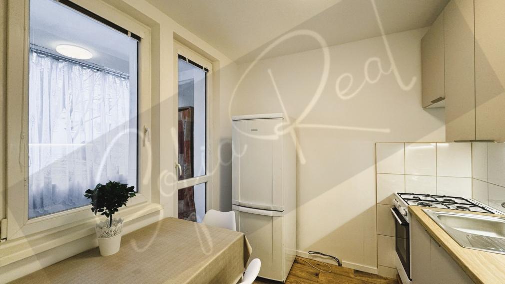 PRENÁJOM - VOĽNÝ: zrekonštruovaný 2-izbový byt; loggia; Karlova Ves