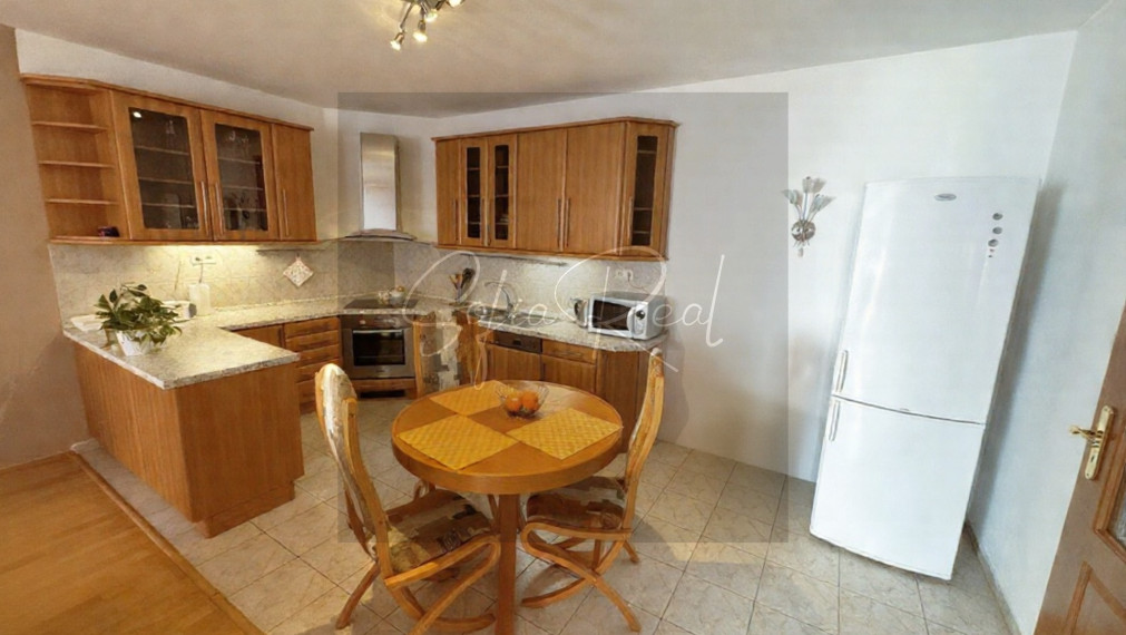 PRENÁJOM: priestranný 2-izbový byt; 2x loggia; Karlova Ves