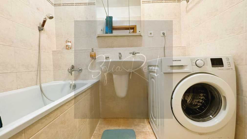 PRENÁJOM: priestranný 2-izbový byt; 2x loggia; Karlova Ves