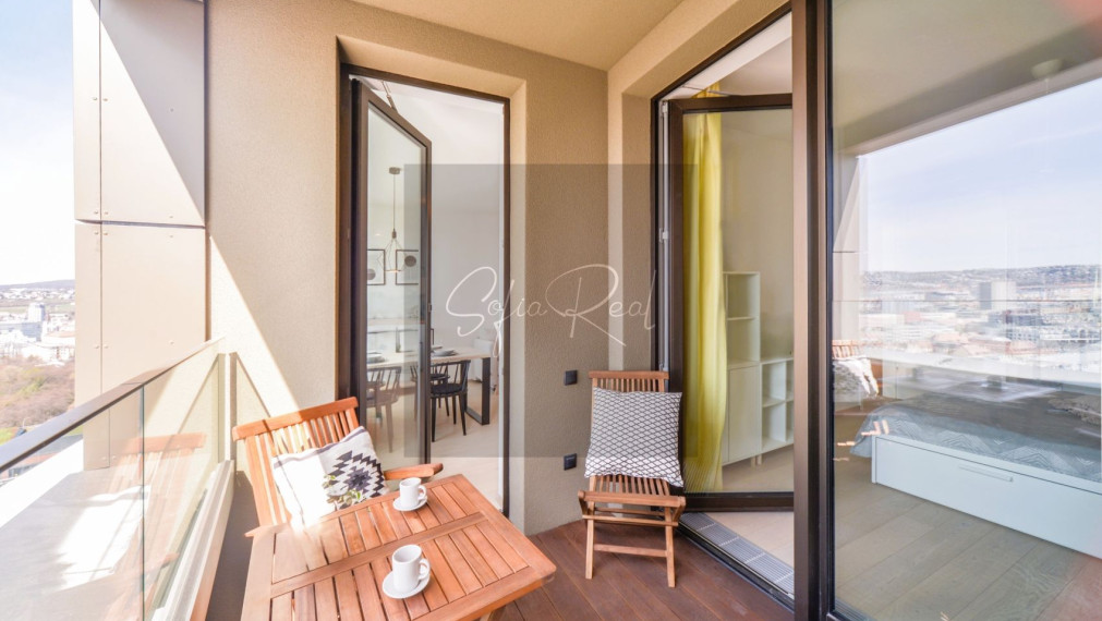 PRENÁJOM: priestranný 2-izbový byt; SKY PARK; parking; Staré Mesto