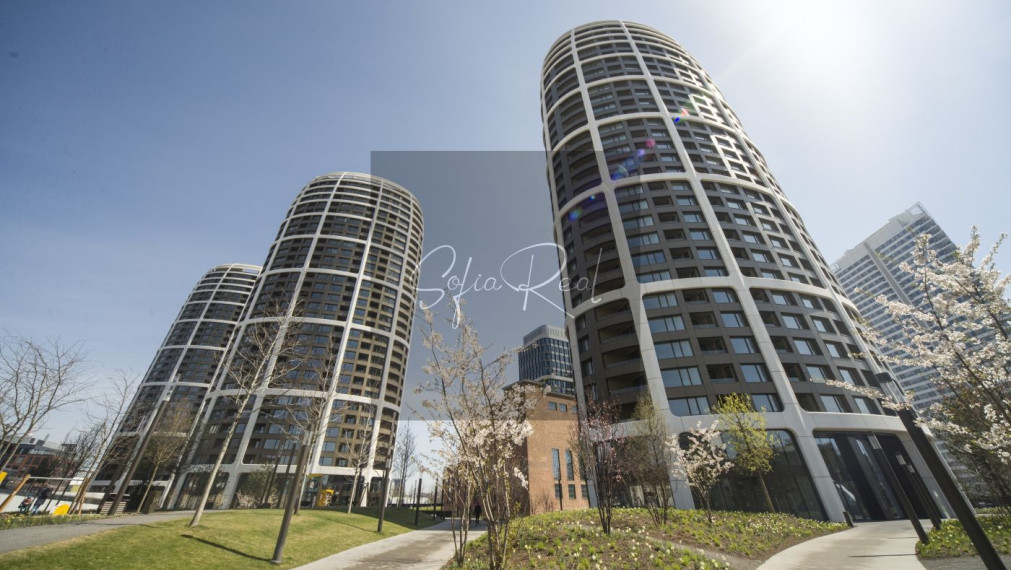 PRENÁJOM: priestranný 2-izbový byt; SKY PARK; parking; Staré Mesto