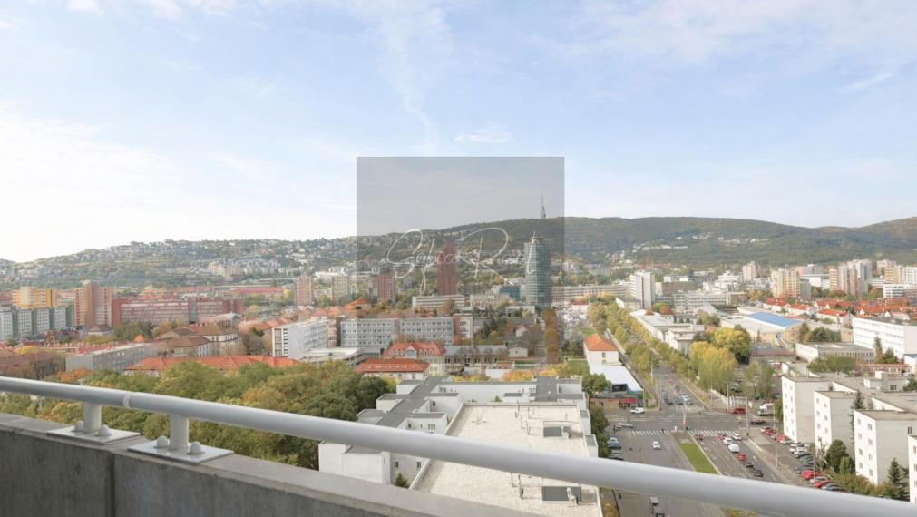 PREDAJ: 1-izbový apartmán; loggia; výhľad na mesto – Tehelné pole, Bajkalská