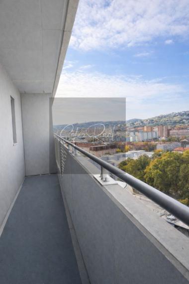 PREDAJ: 1-izbový apartmán; loggia; výhľad na mesto – Tehelné pole, Bajkalská