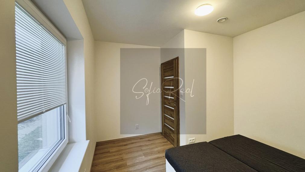 PRENÁJOM: 4-izbový dom s terasou a predzáhradkou | 15 min. od Bratislavy | Parkovanie