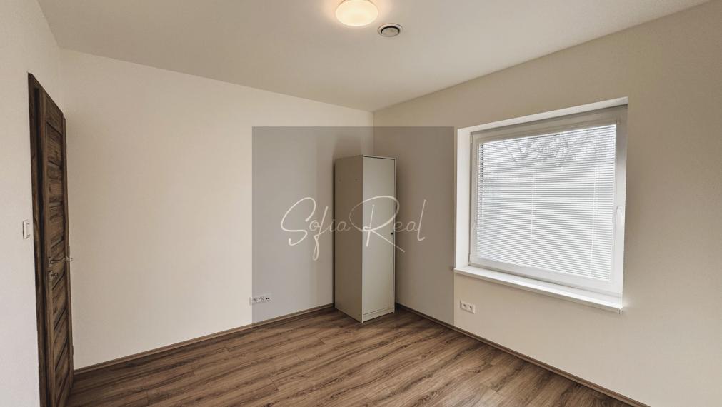 PRENÁJOM: 4-izbový dom s terasou a predzáhradkou | 15 min. od Bratislavy | Parkovanie