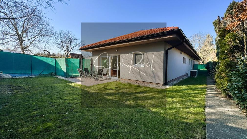 PRENÁJOM: 4-izbový dom s terasou a predzáhradkou | 15 min. od Bratislavy | Parkovanie