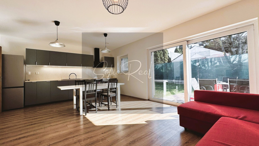 PRENÁJOM: 4-izbový dom s terasou a predzáhradkou | 15 min. od Bratislavy | Parkovanie