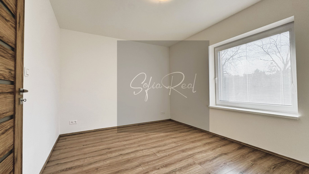 PRENÁJOM: 4-izbový dom s terasou a predzáhradkou | 15 min. od Bratislavy | Parkovanie