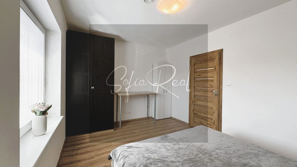 PRENÁJOM: 4-izbový dom s predzáhradkou | 3x PARKOVANIE | 15 min. od Bratislavy