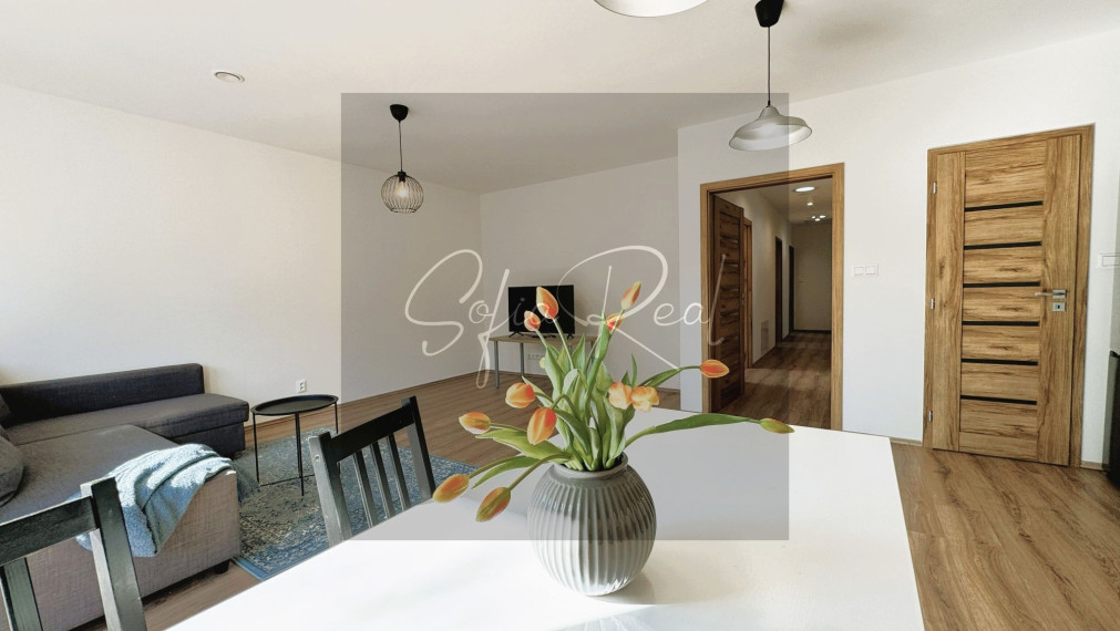 PRENÁJOM: 4-izbový dom s predzáhradkou | 3x PARKOVANIE | 15 min. od Bratislavy